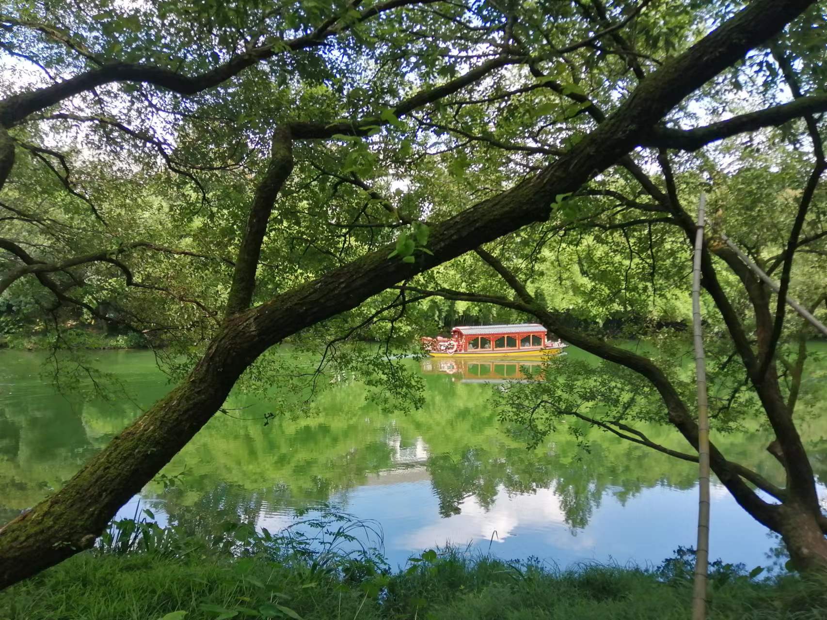 在稅務(wù)大廳開(kāi)個(gè)人出租房屋發(fā)票，是在哪里的稅務(wù)大廳？需提供哪些資料？